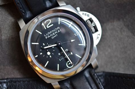 panerai 232 movement|Understanding A Classic: The Panerai PAM0233, An Icon Among .